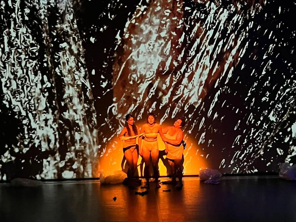 cuerpos-en-burbujas-escena-principal